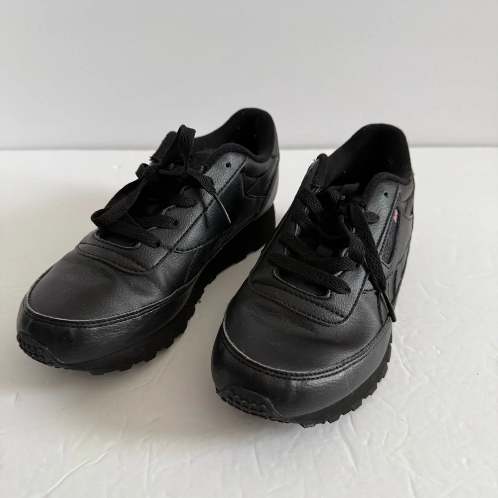 Reebok Black Athletic Sneakers with Cushioned Sole